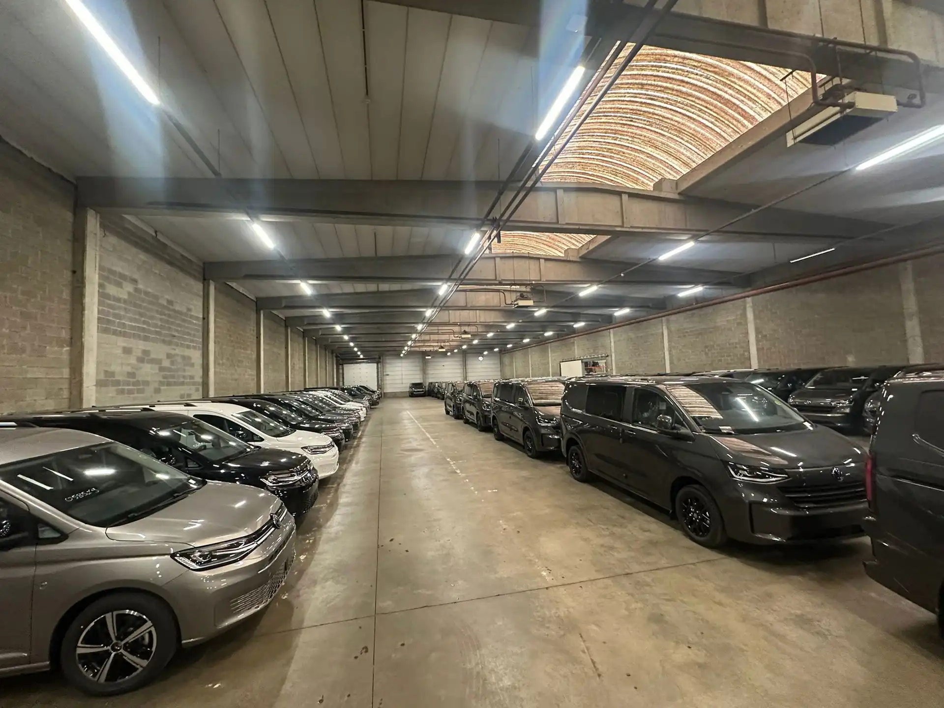 TE HUUR bedrijfssite langsheen E17  foto 11