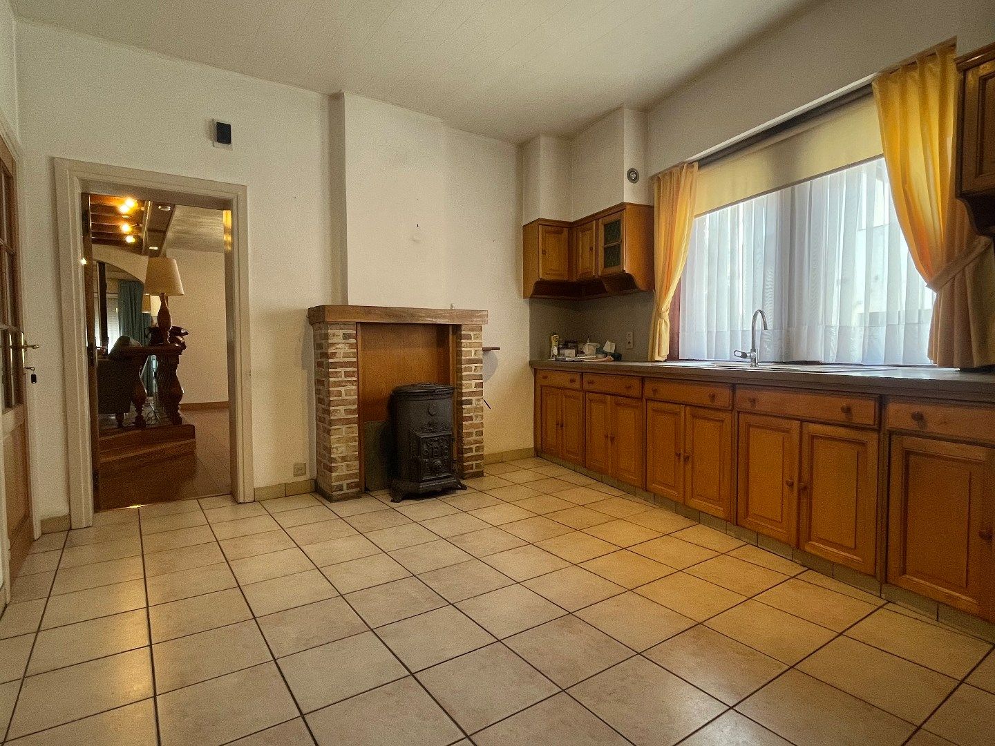 Authentiek hoekpand te koop in Harelbeke met 4 slaapkamers en een inpandige garage  foto 6