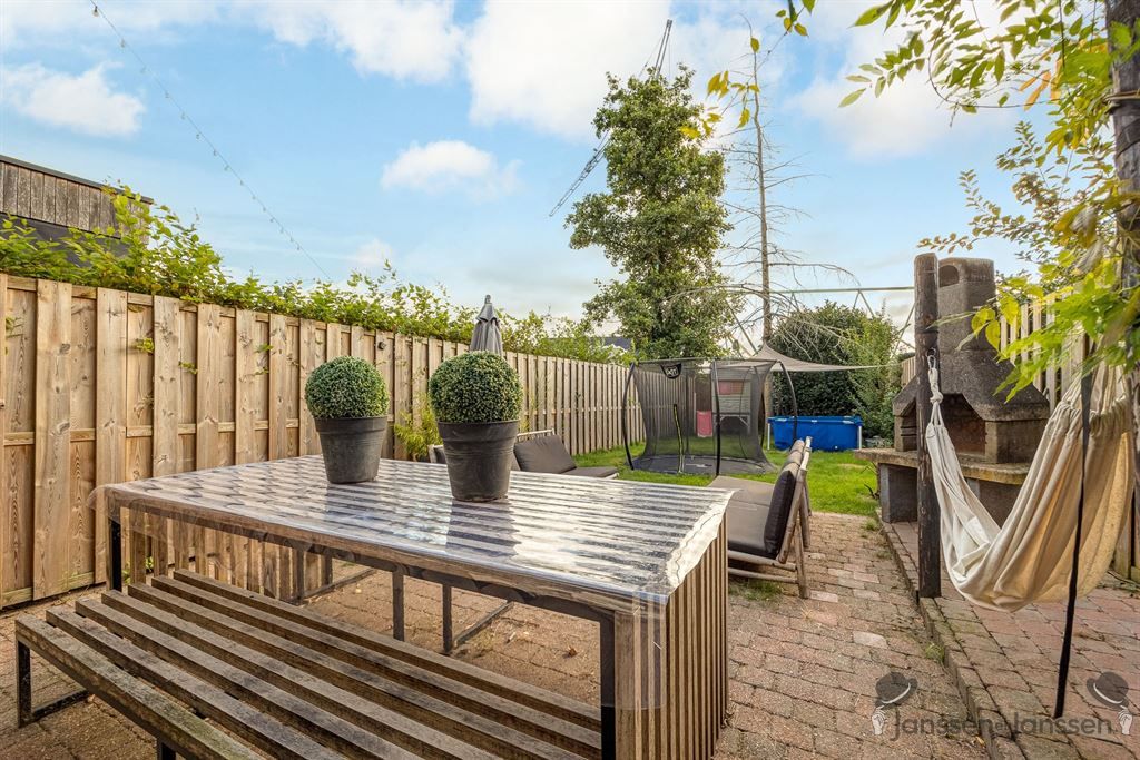 Instapklare woning met gezellige tuin foto 17