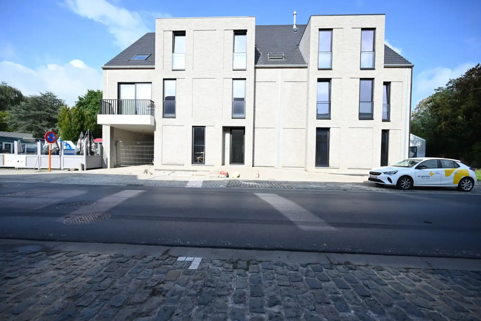 Splinternieuwe garage (7 stuks) foto 2
