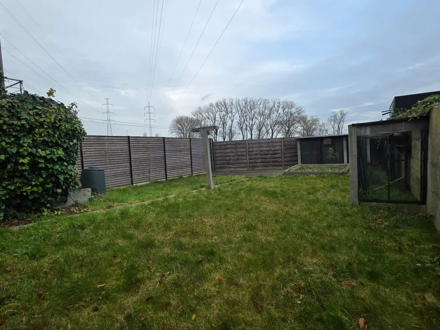 Sterke woning in beton met 3 garages, landelijke verzichten in Hulste. foto 23