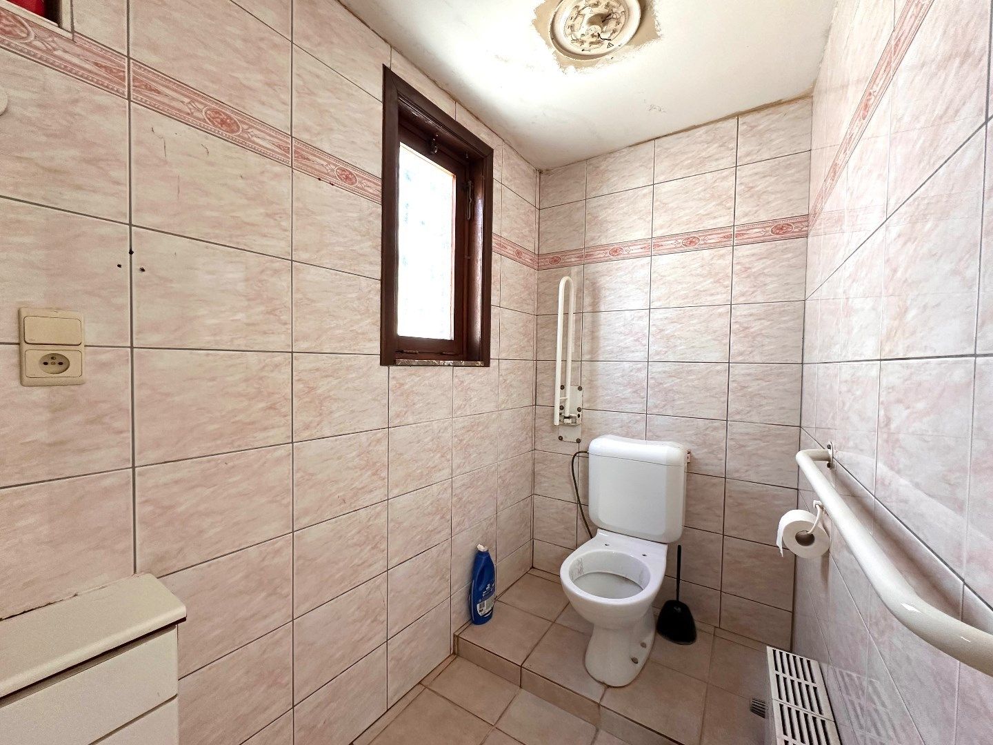 Charmante en ruime woning met 4 slaapkamers en veel potentieel in het hart van Tongeren foto 6