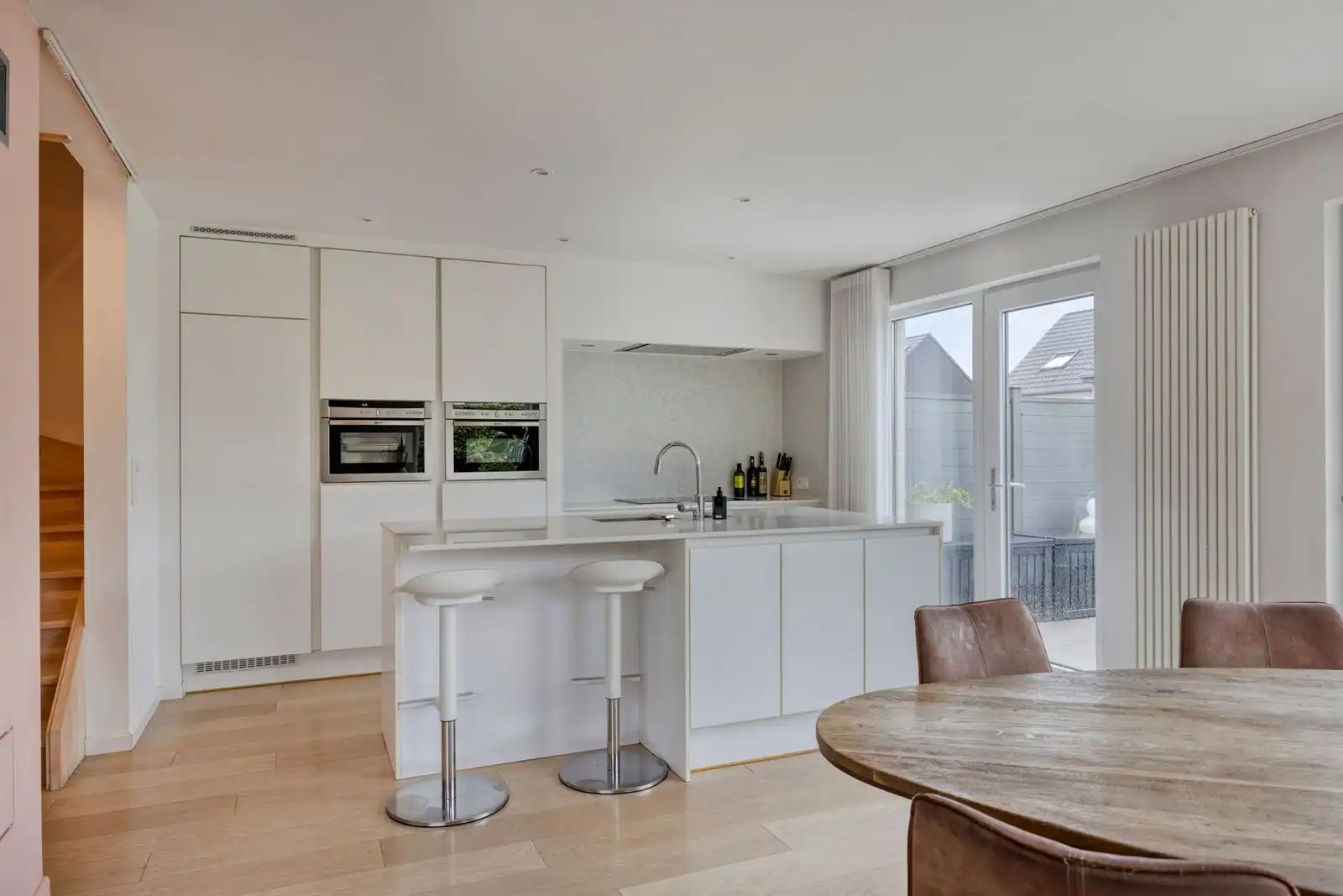 Halfopen bewouwing 5 slaapkamers met tuin  foto 9
