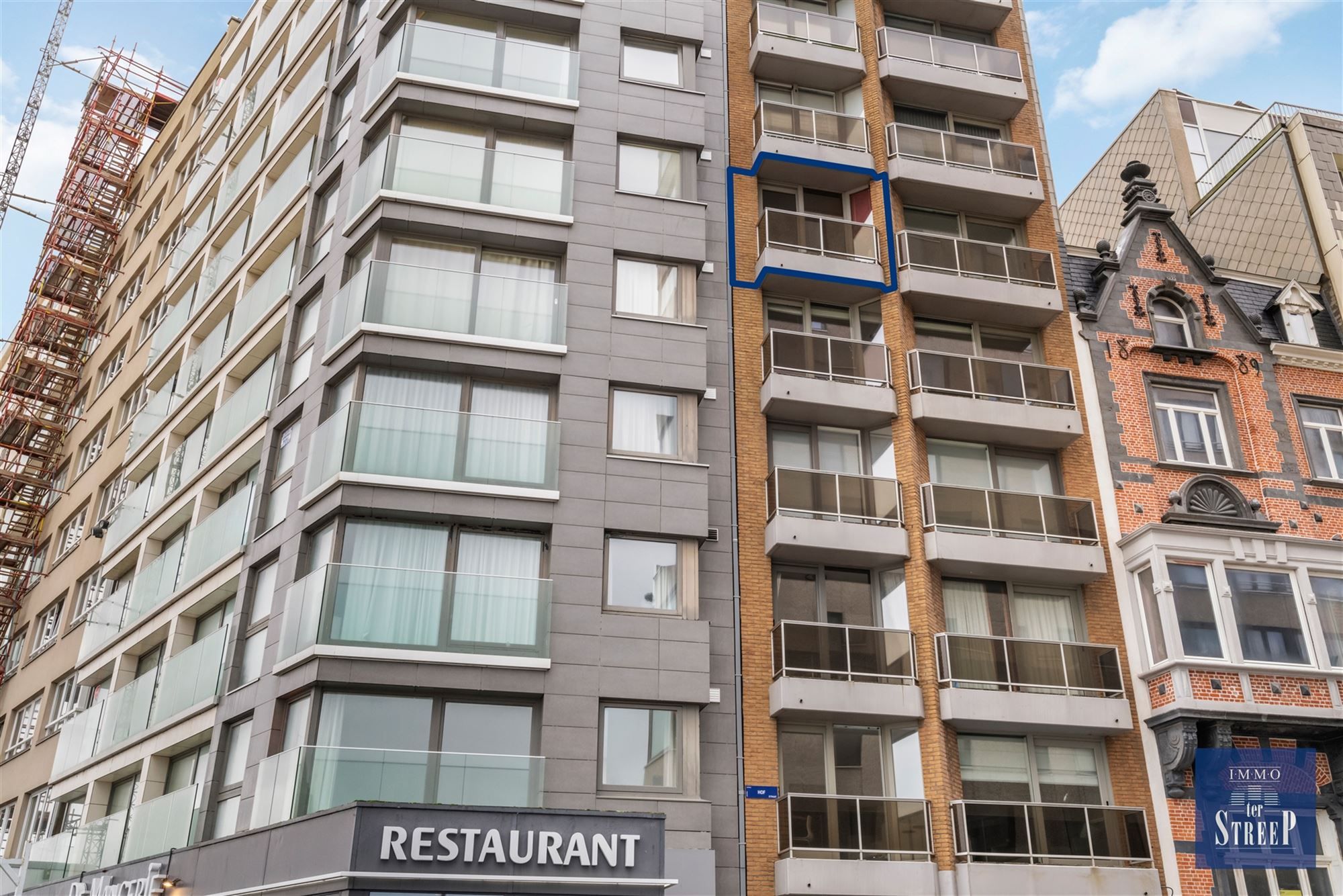 Gemeubelde studio met zeezicht foto 2