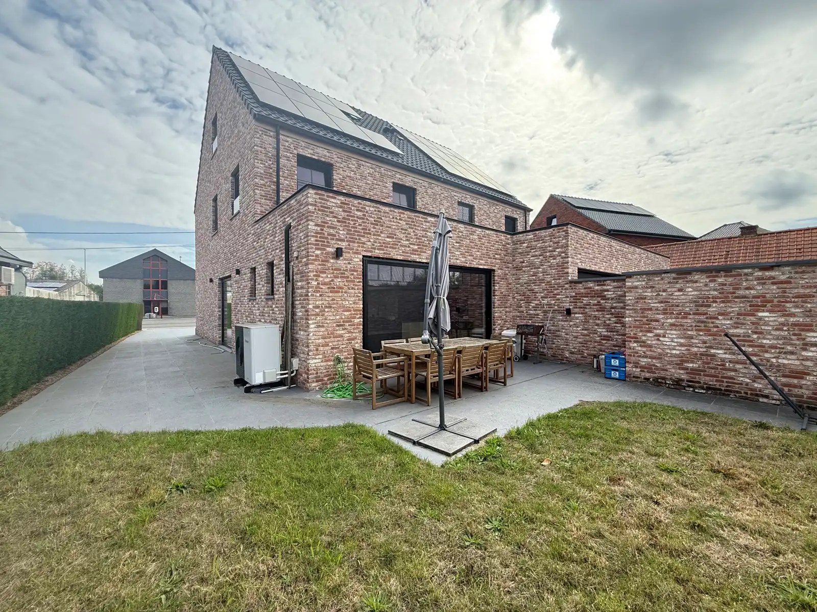 Energiezuinig woning met 4 slaapkamers, 2 badkamers en tuin foto 34