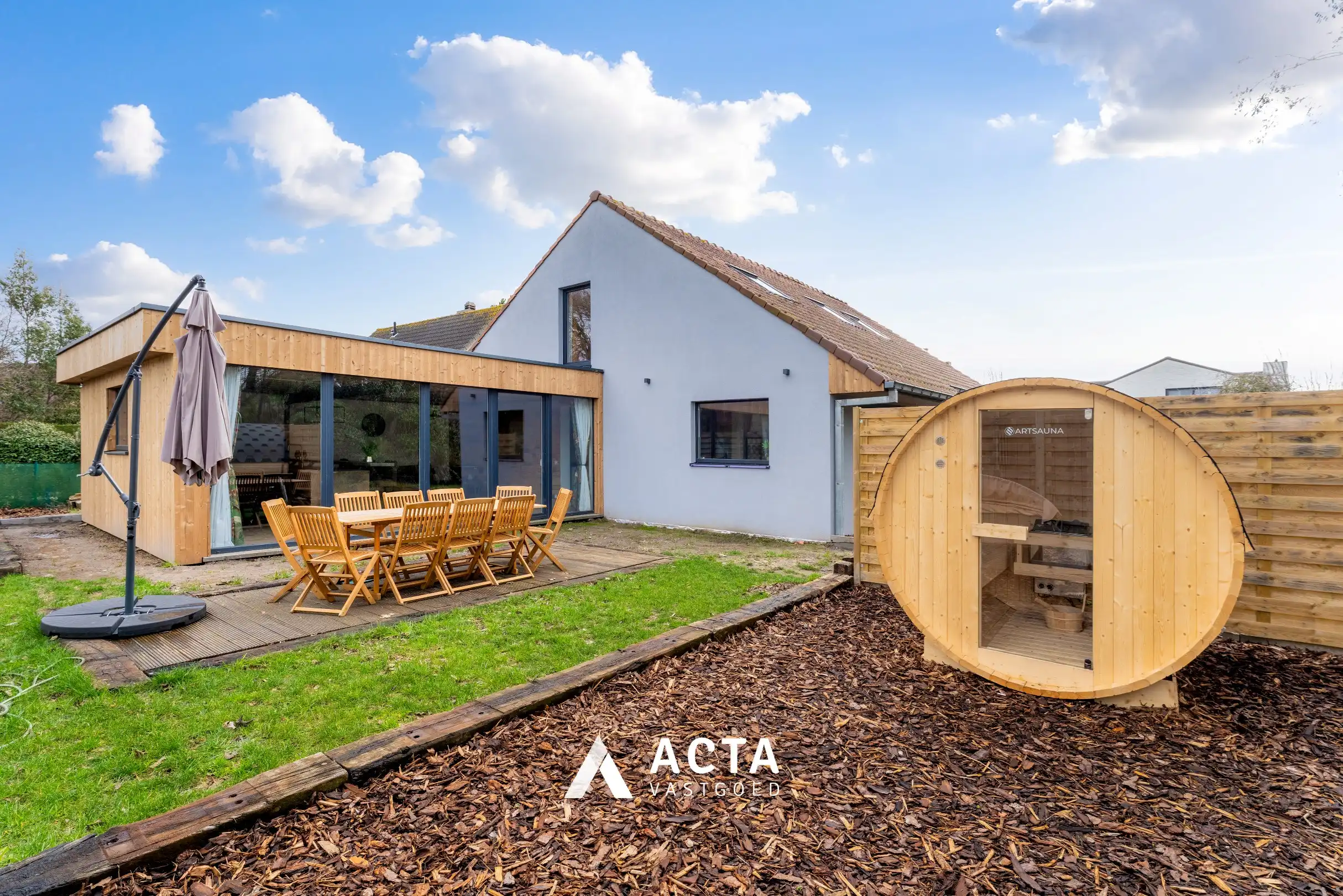 Gerenoveerde villa met vier slaapkamers in de Vicognewijk! foto {{pictureIndex}}