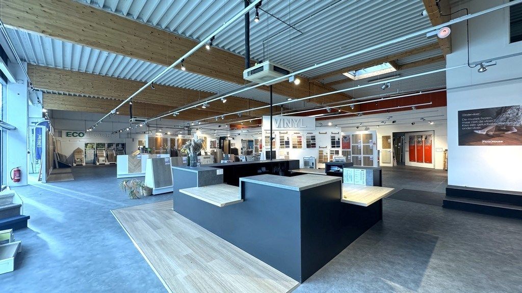 Showroom met opslagruimte te huur aan Kortrijksesteenweg in Gent foto 7