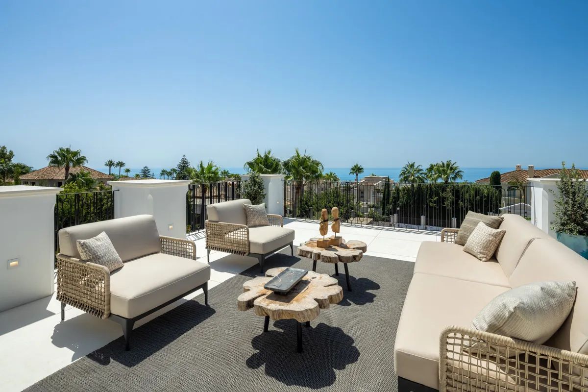 Exclusieve villa in Sierra Blanca met ruime tuin en zwembad – luxe levensstijl op zijn best foto 5