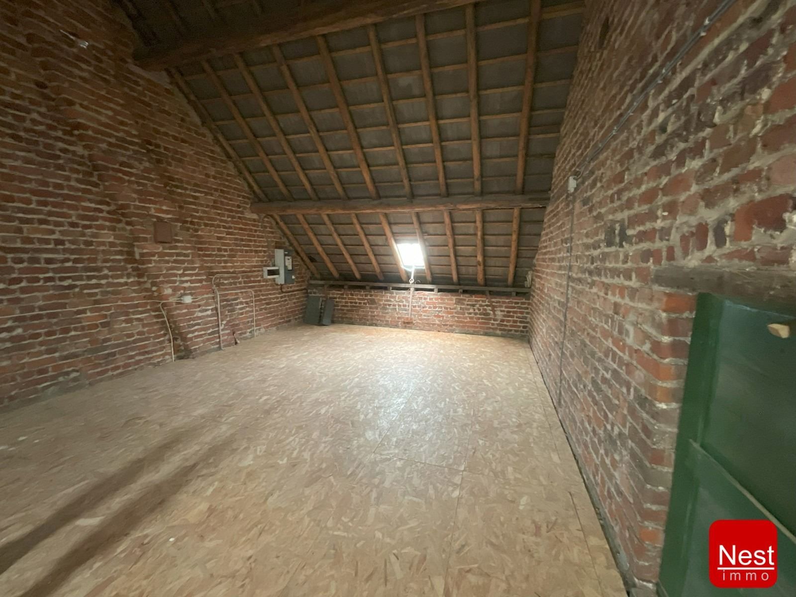 Te renoveren woning met groot potentieel foto 13