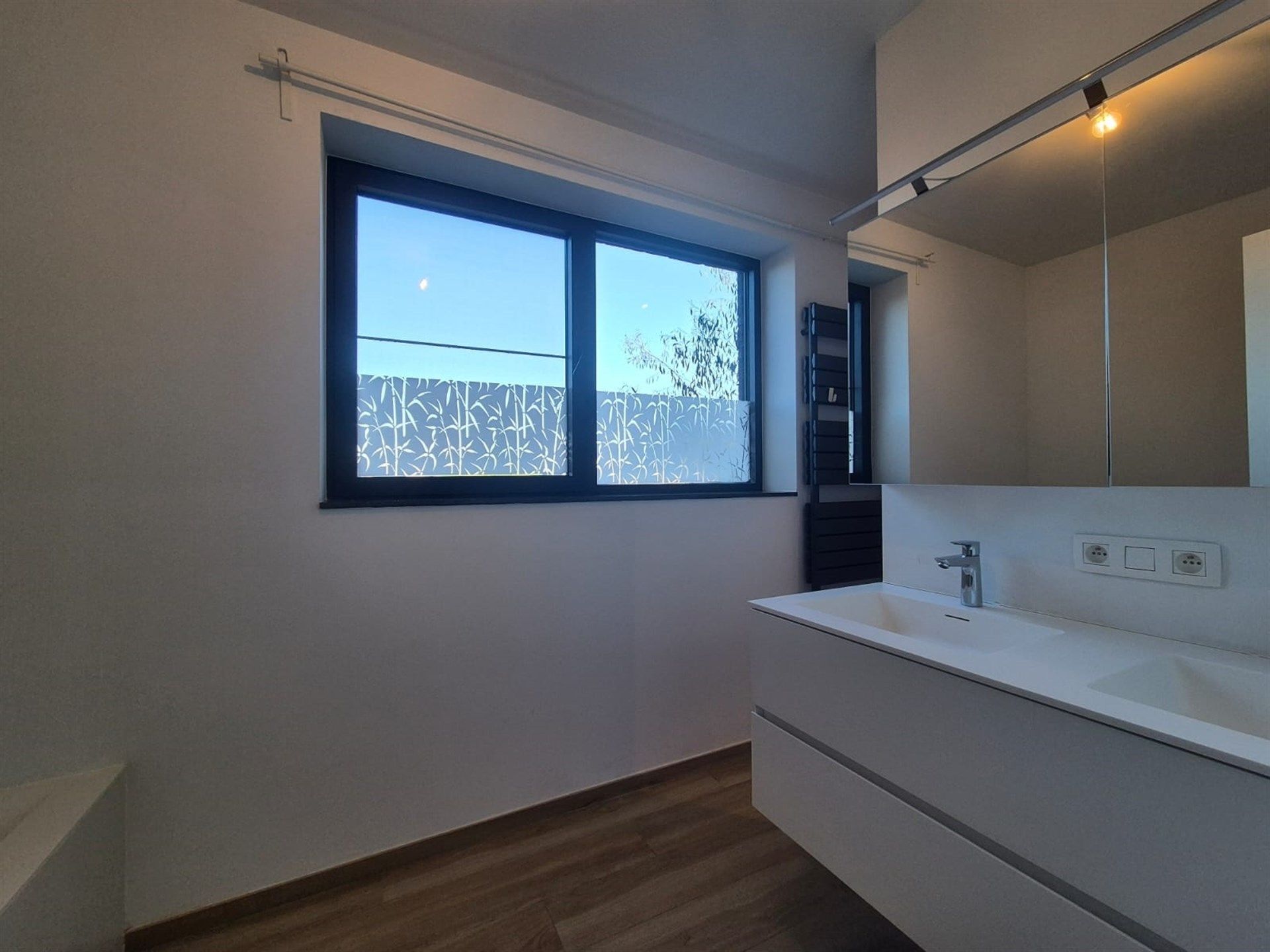 Nieuwbouwwoning (2021) met 3 slaapkamers, tuin en garage.  foto 26