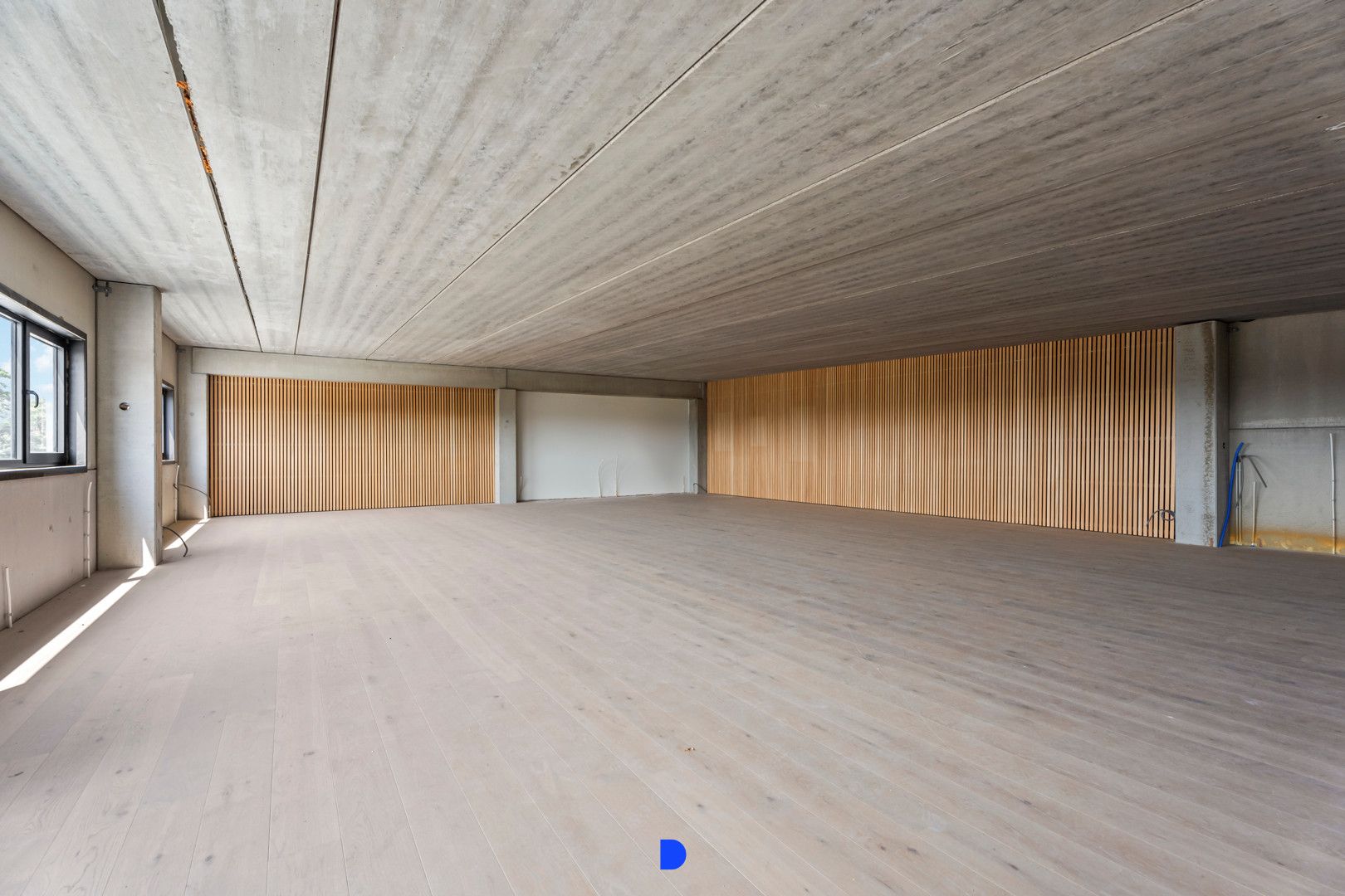 Flexibele kantoorruimte te huur in KMO-Unit foto {{pictureIndex}}