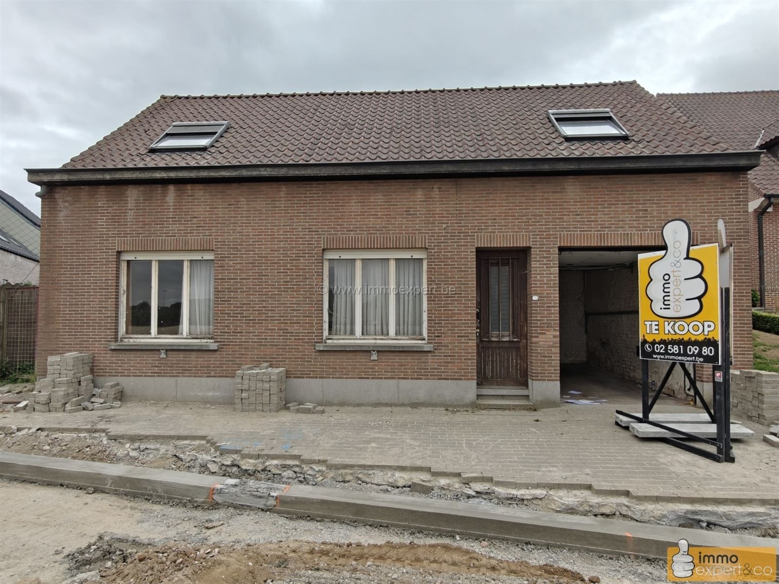 Hoofdfoto van de publicatie: TERNAT: Super gelegen woning / Nieuw dak