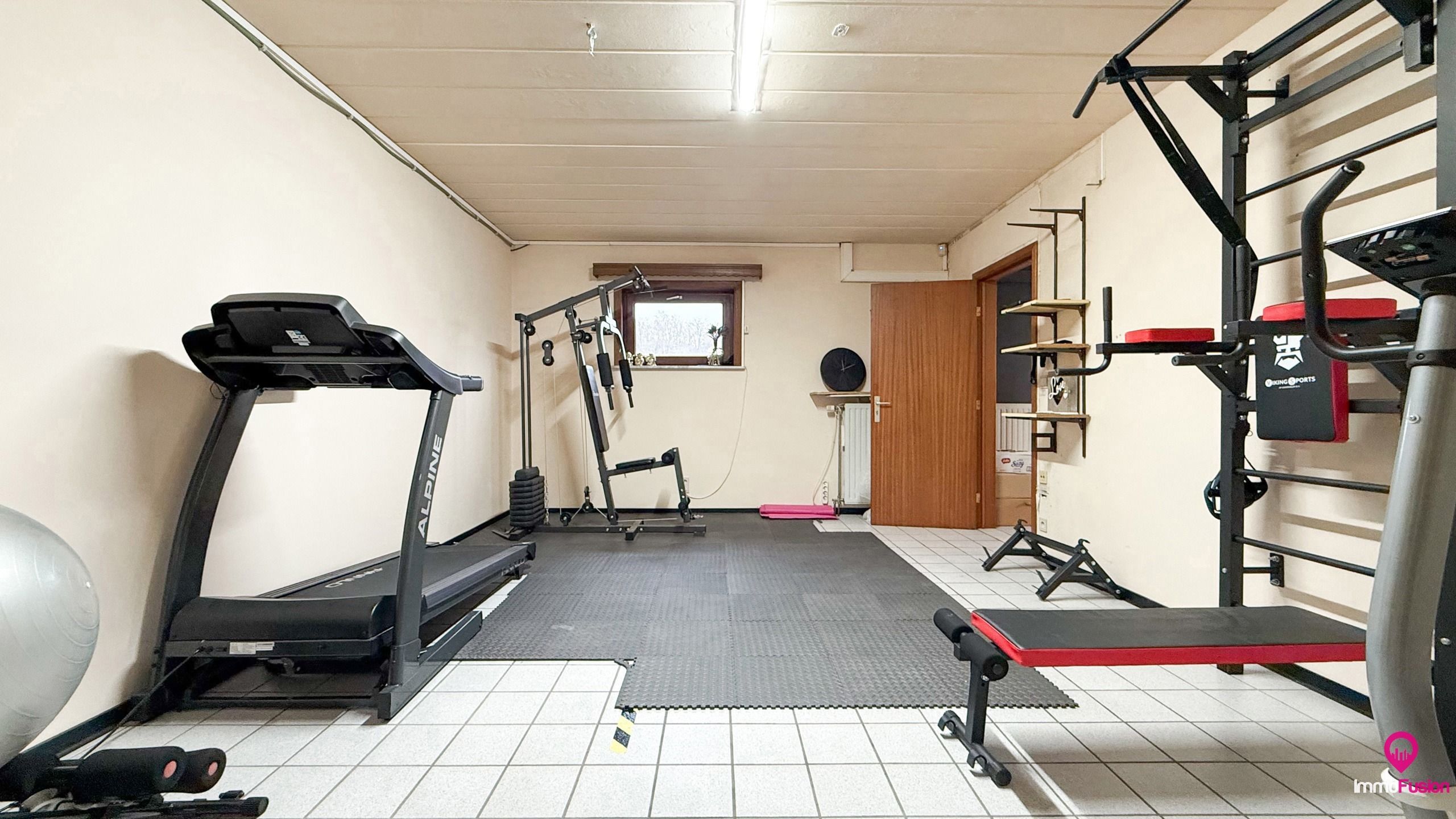 Woning 4 slpk met commerciële vergunning op centrale ligging foto 23