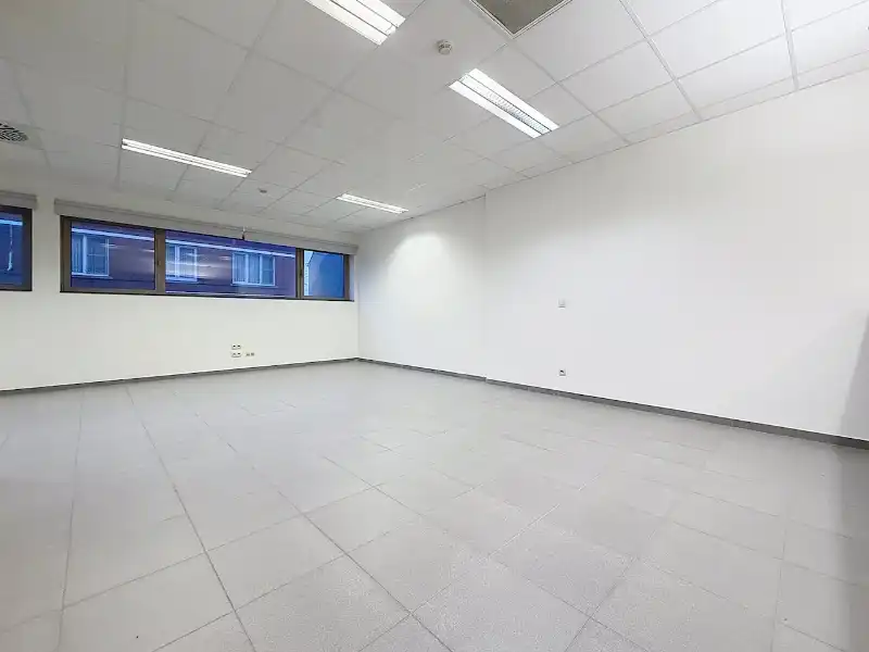 Instapklare duo-kantoorruimte te huur foto 9