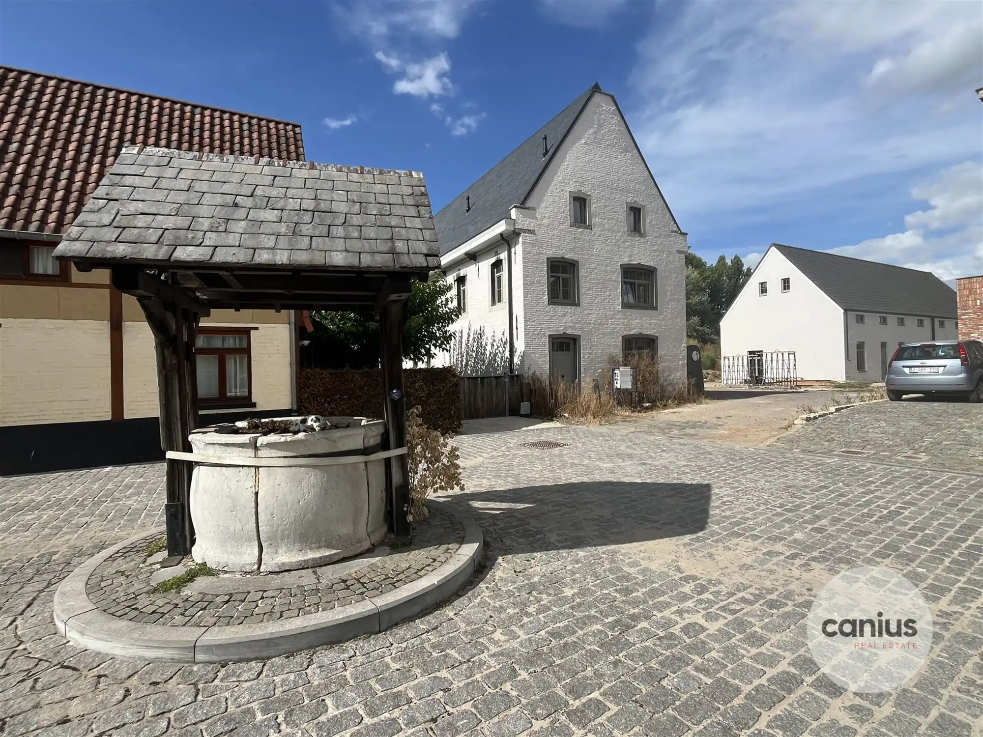 Wonen in een beschermd monument  foto {{pictureIndex}}