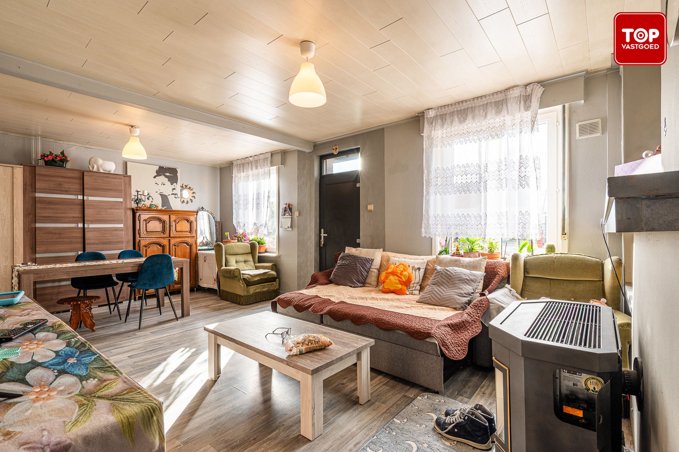 Landelijk gelegen woning met veel potentieel foto 8