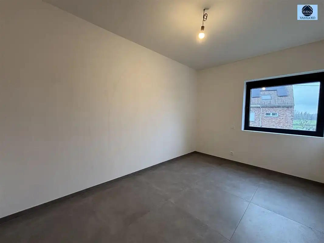 OPENHUISDAG OP AFSPRAAK WOENSDAG 28/01 EN 04/02.  NIEUWBOUWWONING MET 4 SLAAPKAMERS EN GARAGE. foto 9