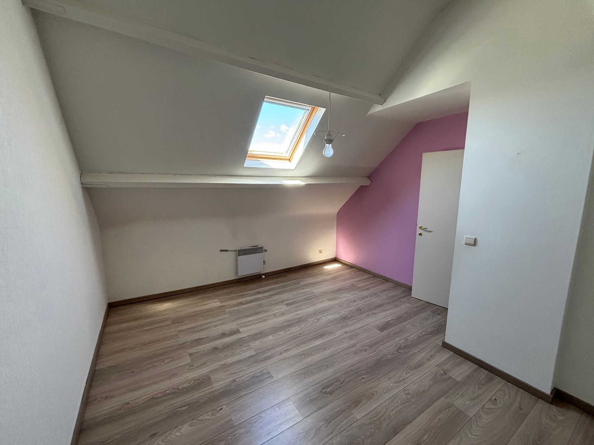 BURST - Gerenoveerde rijwoning met tuin foto 12