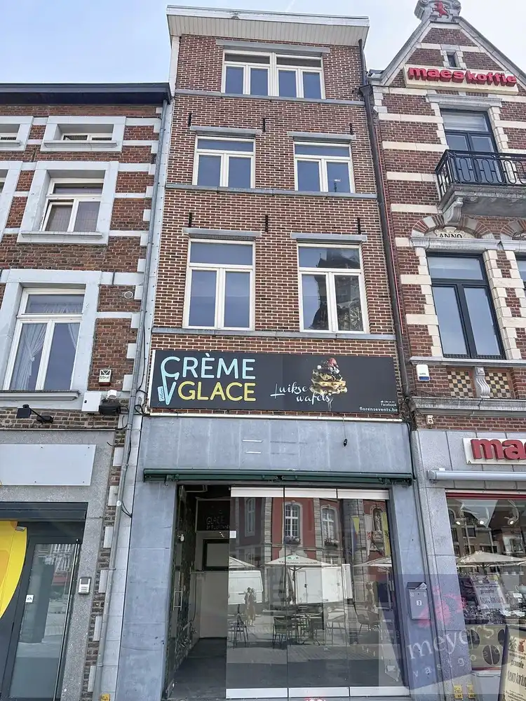Handelspand met woonst op toplocatie aan de Grote Markt van Sint-Truiden foto 2