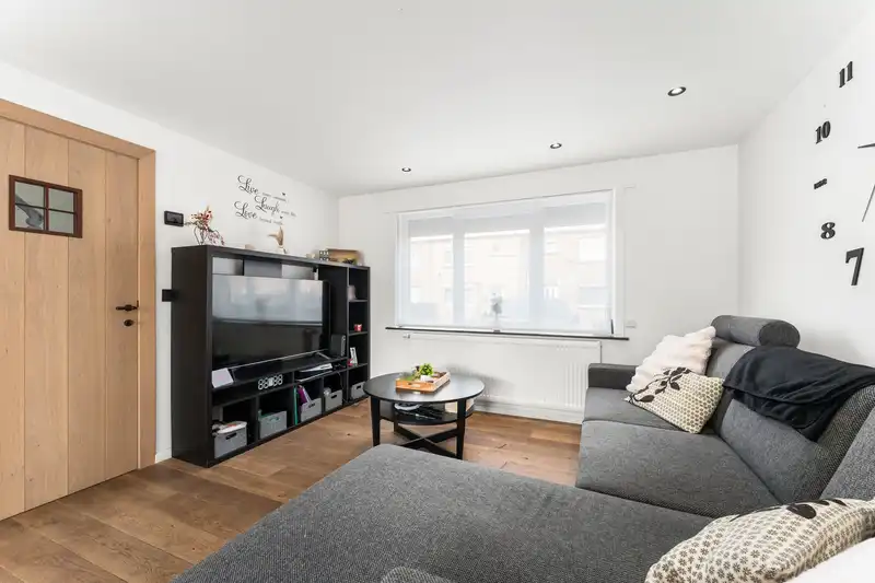 Roeselare : Instapklare, volledig gerenoveerde woning met zonnige tuin aan de rand van de stad (opp 241 m²) foto 4