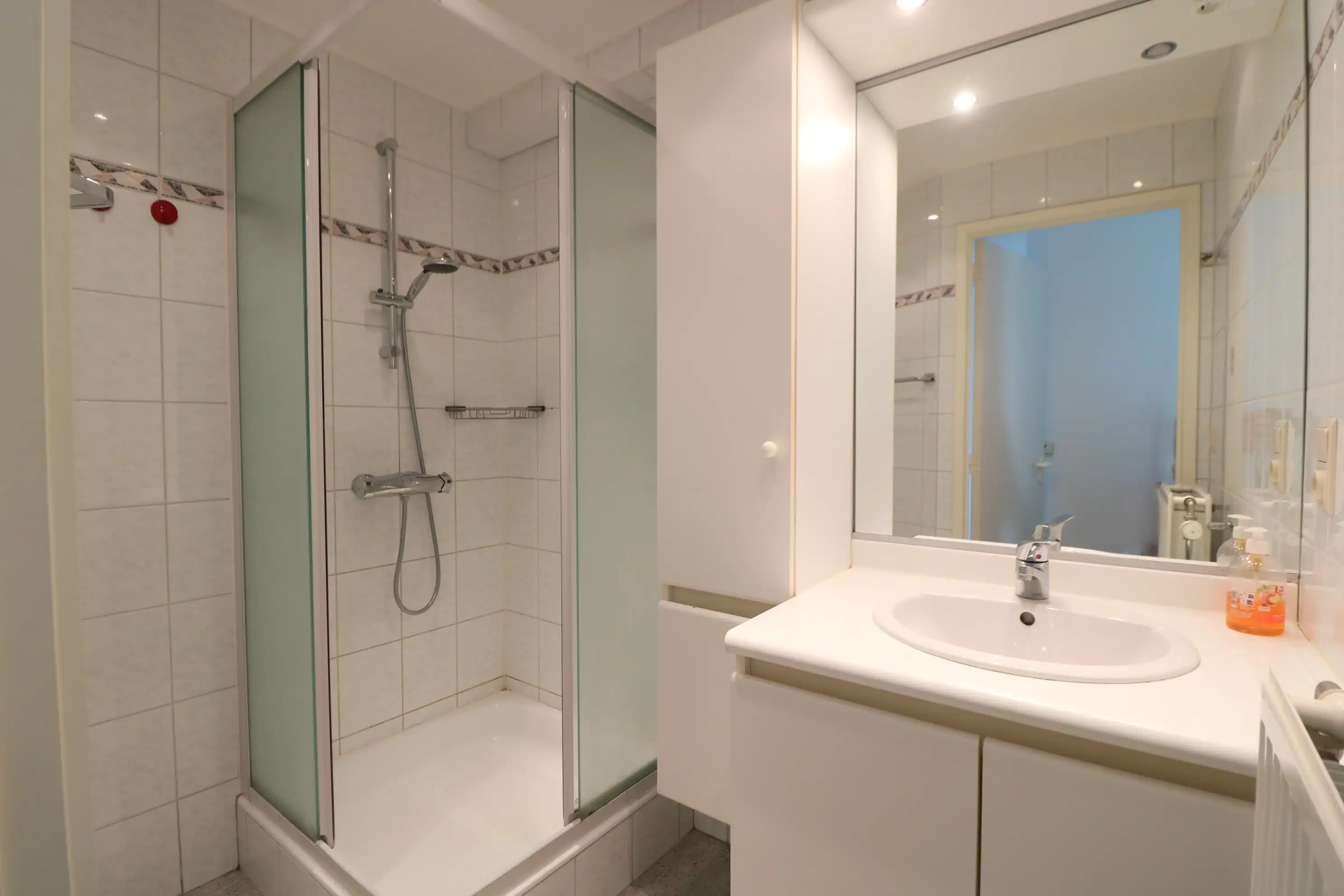 Instapklaar appartement met 2 slaapkamers en met een fantastisch zicht op de zee en de Pier. foto 9