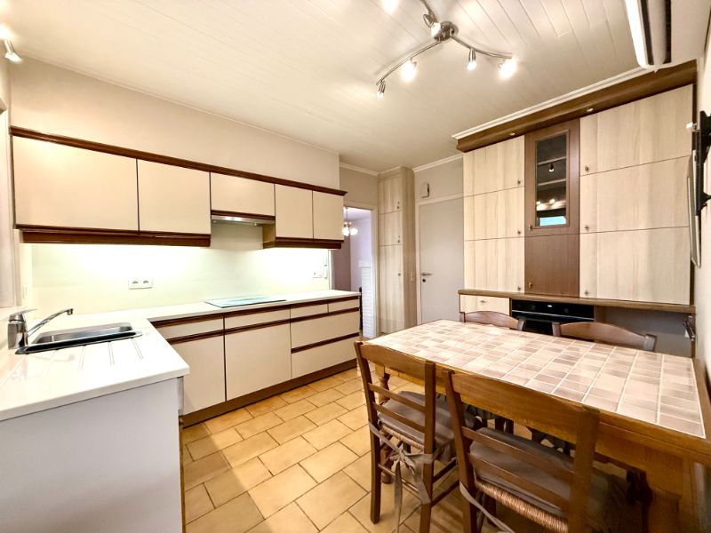 Verzorgde, energetisch gerenoveerde woning in rustige en centrale verkaveling foto 10