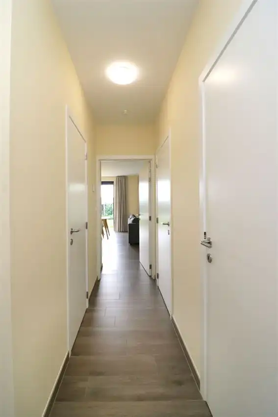 Gelijkvloers app., twee slaapkamers, autostaanplaats nabij centrum foto 18