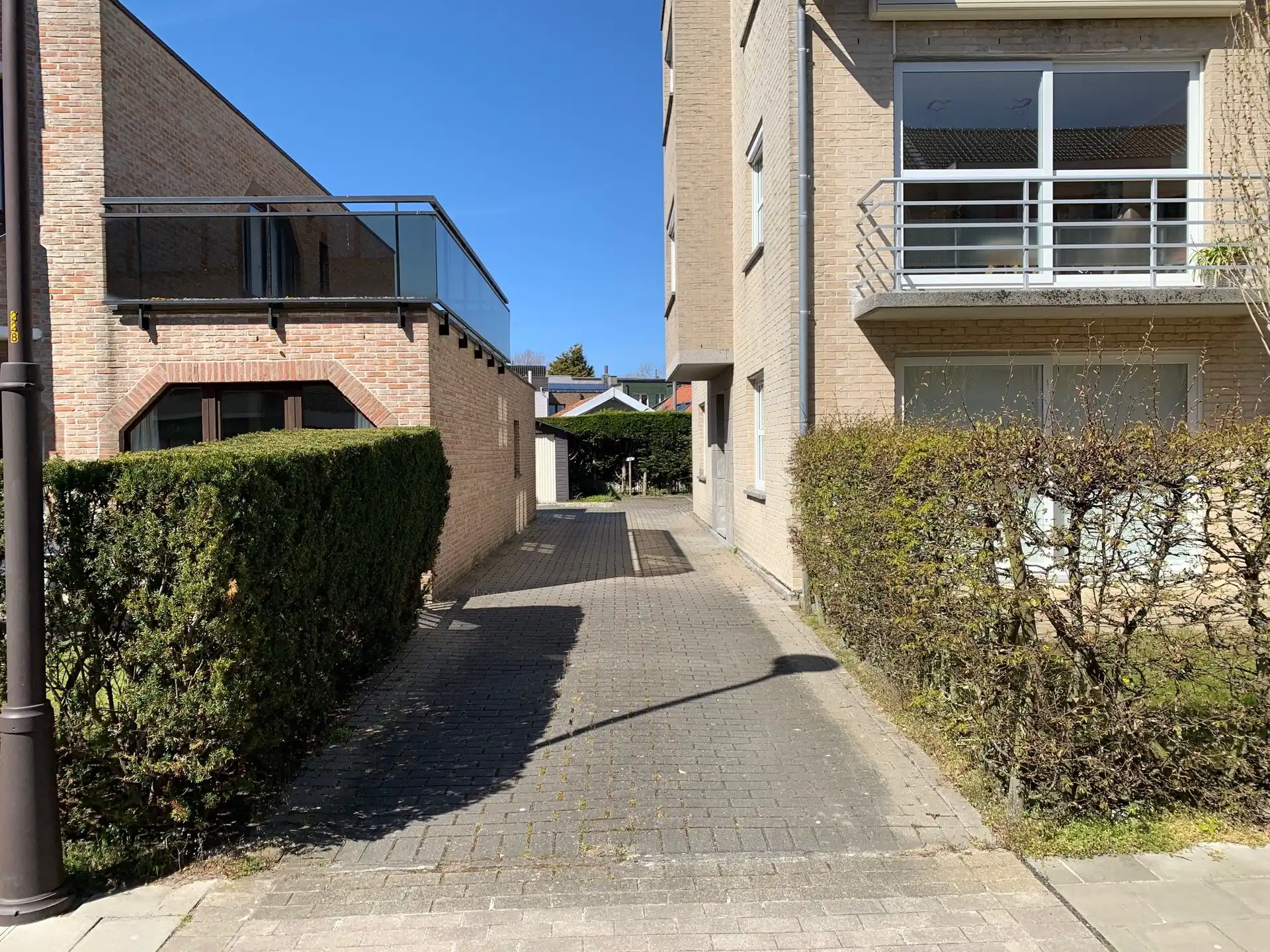 Autostaanplaats te huur op een uitstekende locatie in het centrum van De Haan. foto 4