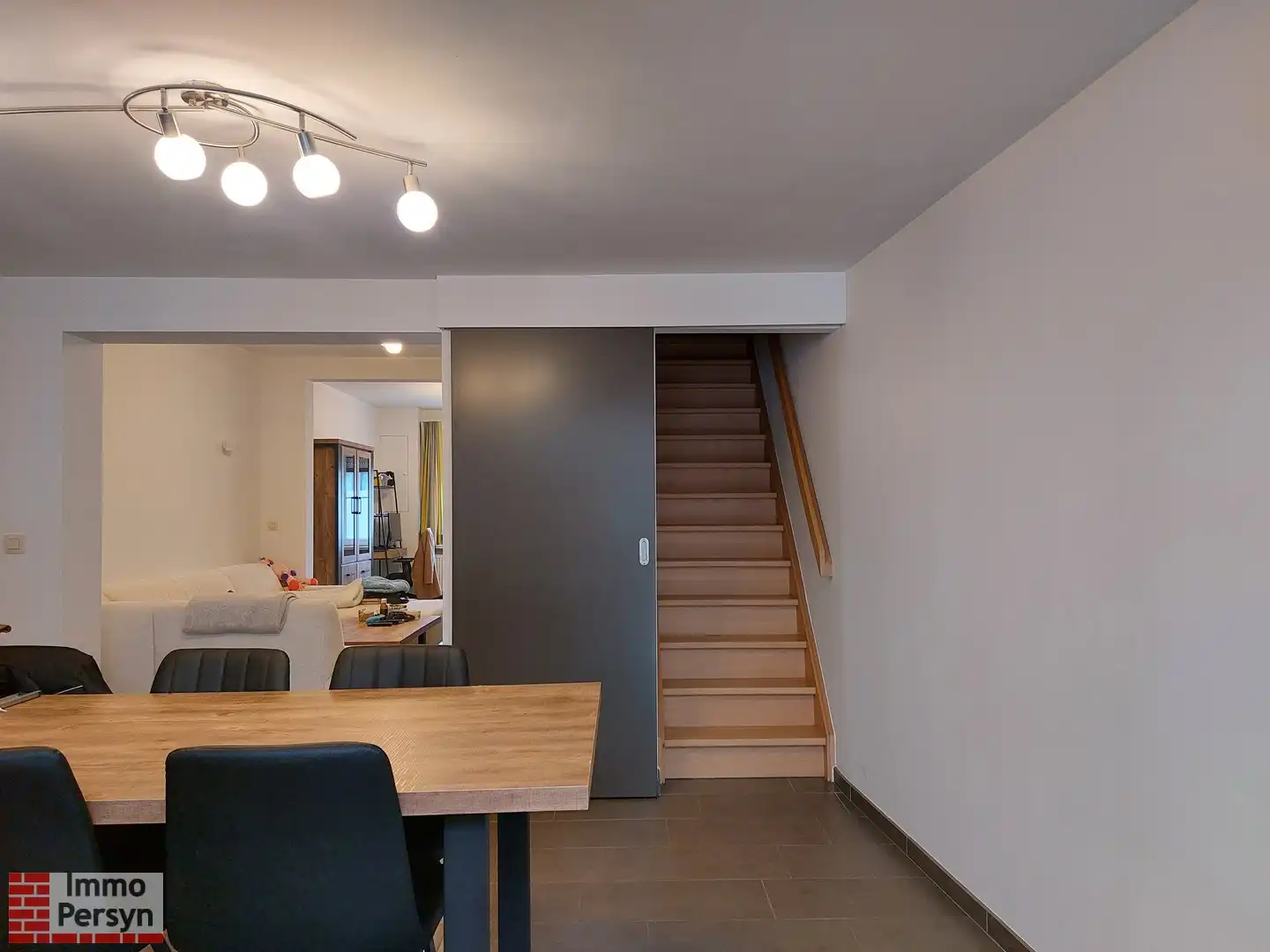 Gezellige rijwoning met kleine stadstuin foto 8
