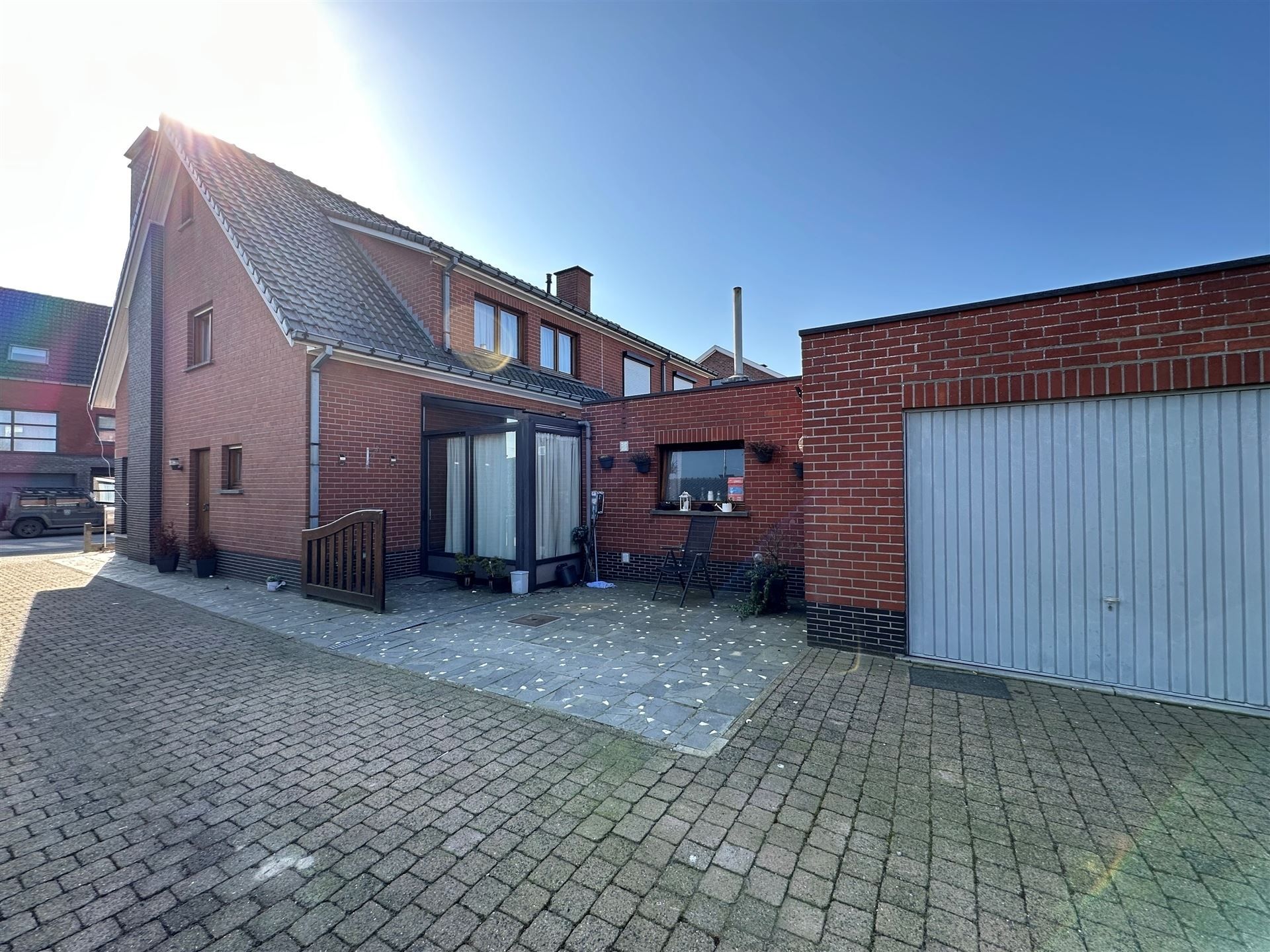 Rustig gelegen te renoveren HOB in Zingem. foto {{pictureIndex}}