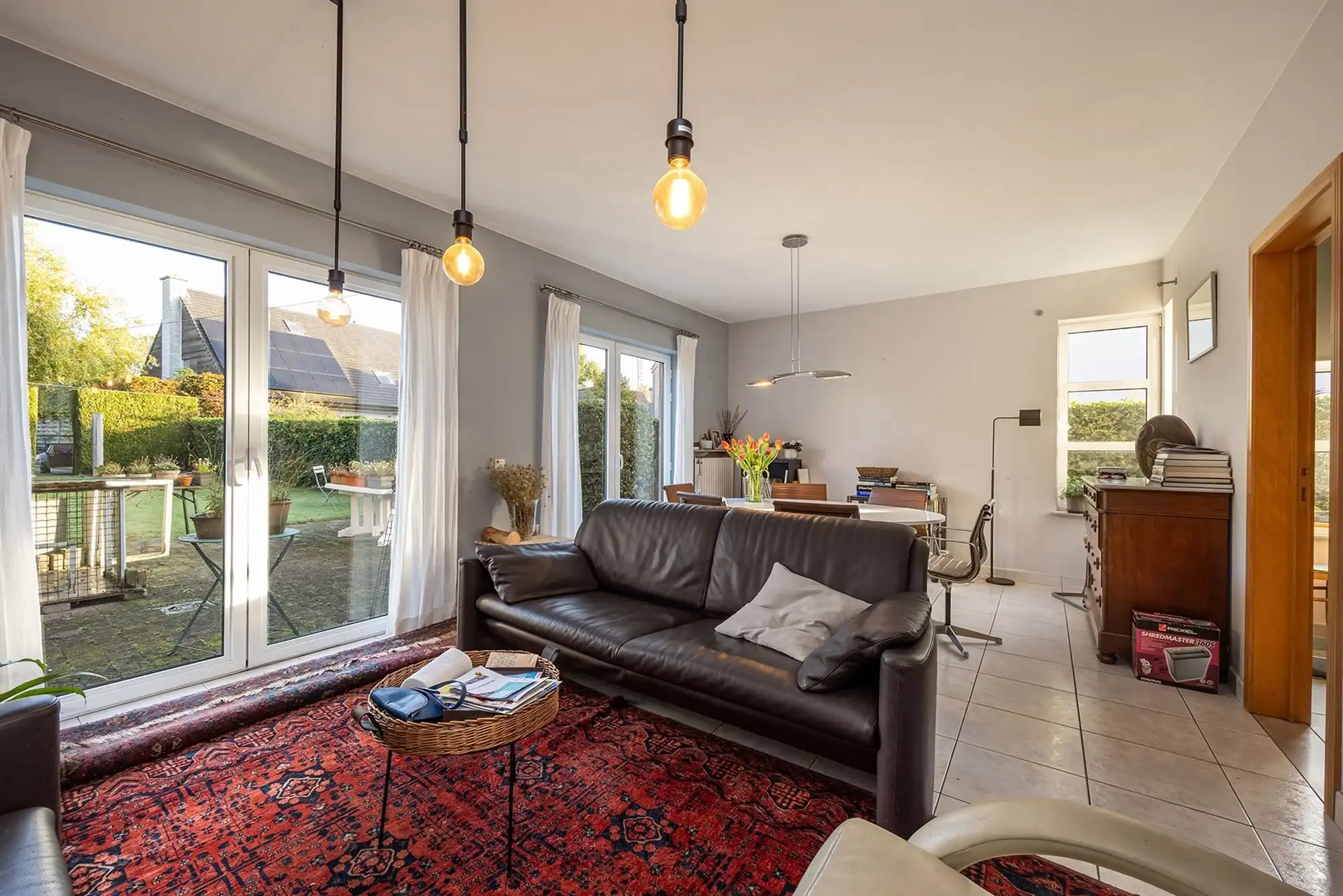 instapklaar huis met drie slaapkamers en ruime tuin foto 5