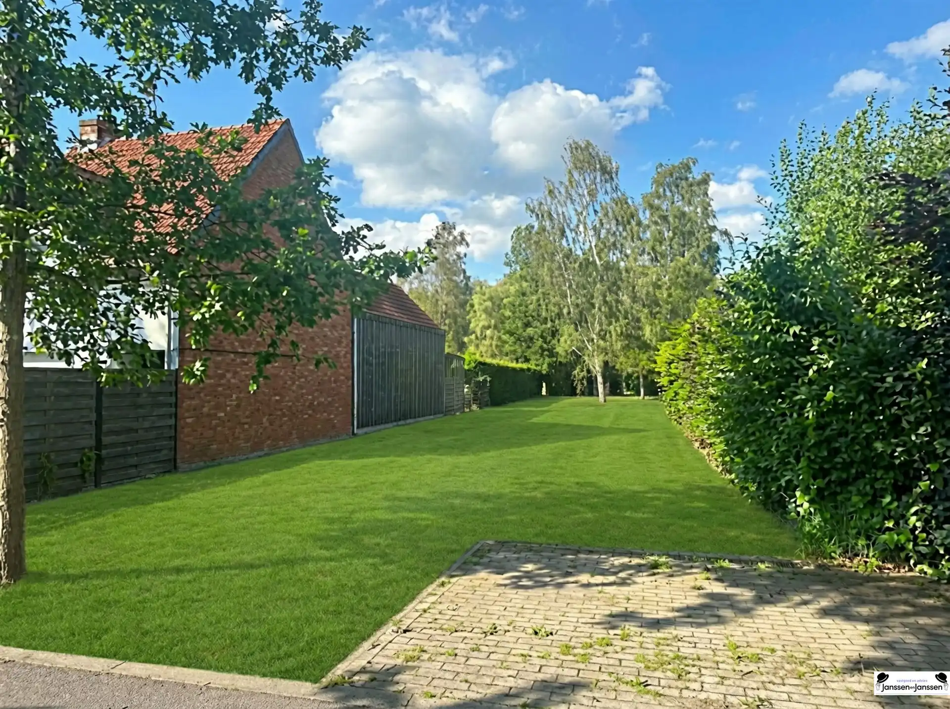 Bouwgrond gelegen nabij het centrum van Gooreind foto 2