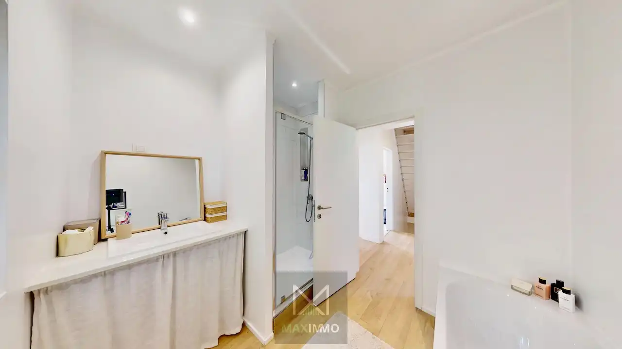 Wonen of investeren: instapklare halfopen woning met tuin foto 8