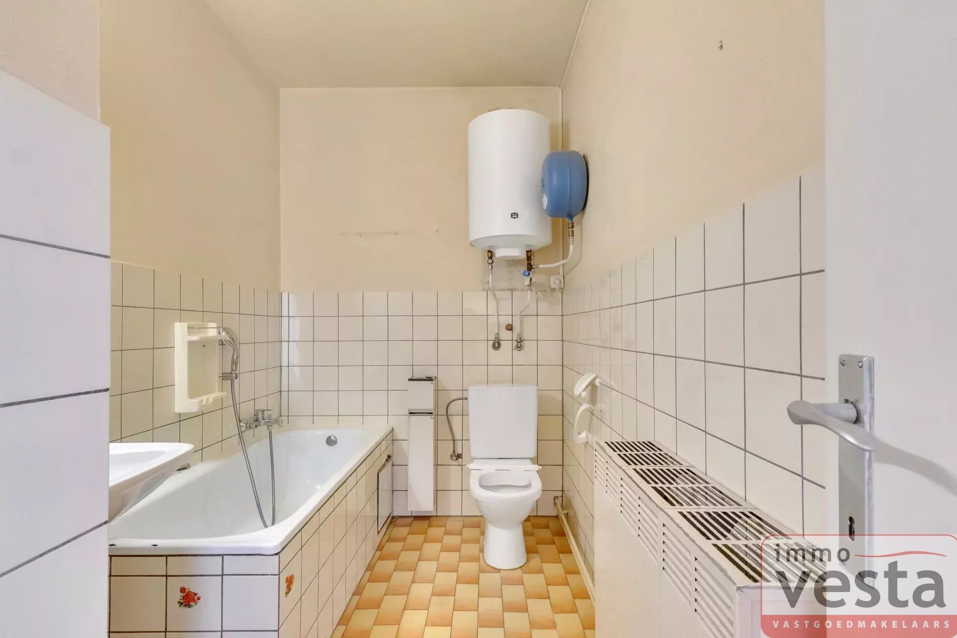 Ruim, centraal gelegen éénslaapkamerappartement foto 5