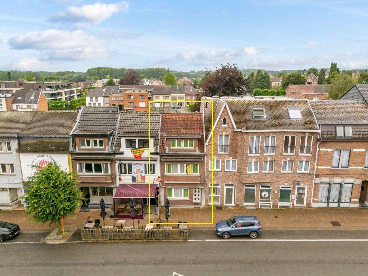 Te renoveren rijwoning in het centrum van Hoeselt op 4a 65ca, met tuin achteraan uitgevend op de Hoflaan foto 2