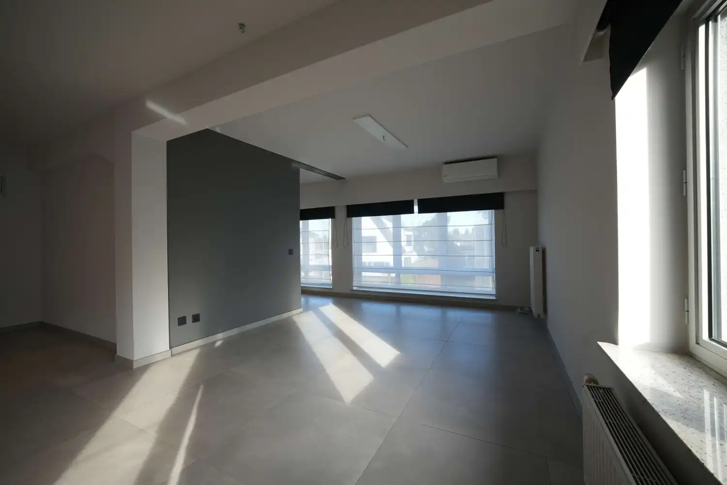 Ruim 3-slaapkamerappartement nabij centrum Genk met optie garage foto 3