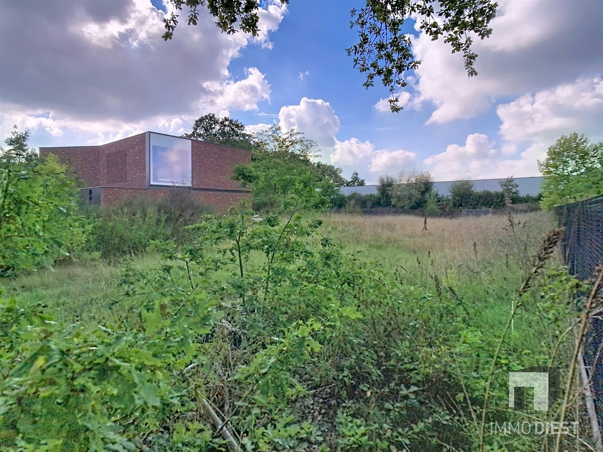 Bouwgrond in het groen met perfecte oriëntatie foto 14