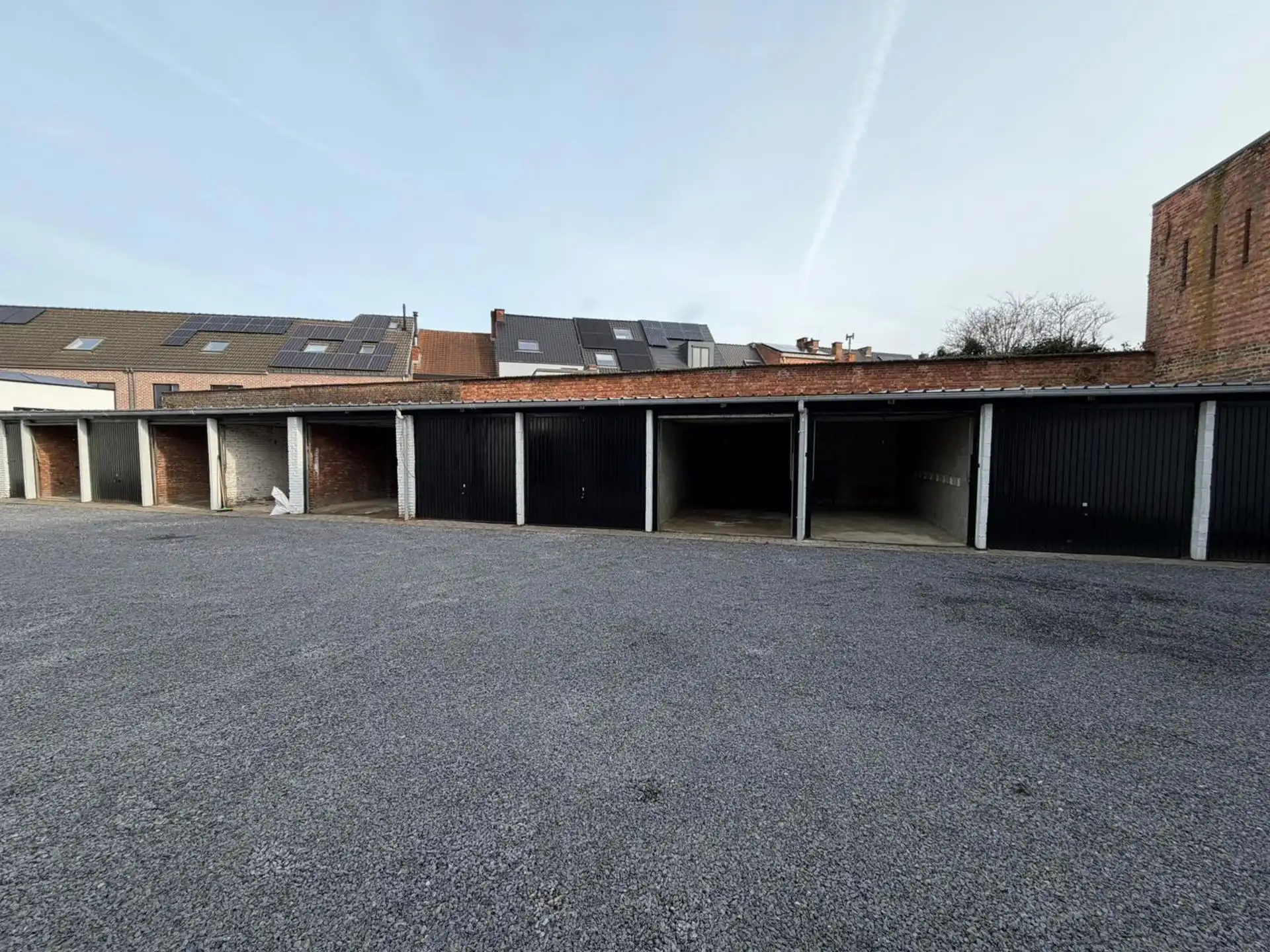 Garageboxen te huur op uitstekende locatie foto 3