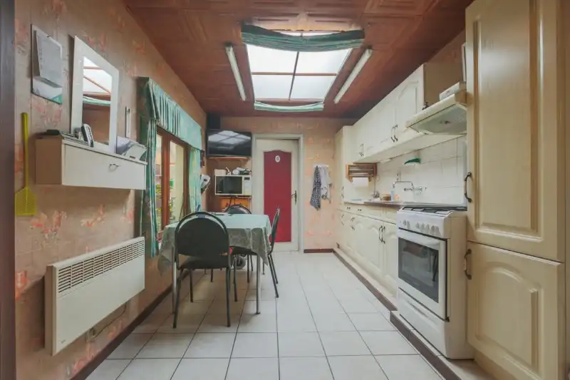 VERKOOP OP LIJFRENTE. Centraal gelegen woning met 2 slaapkamers en tuin. foto 6