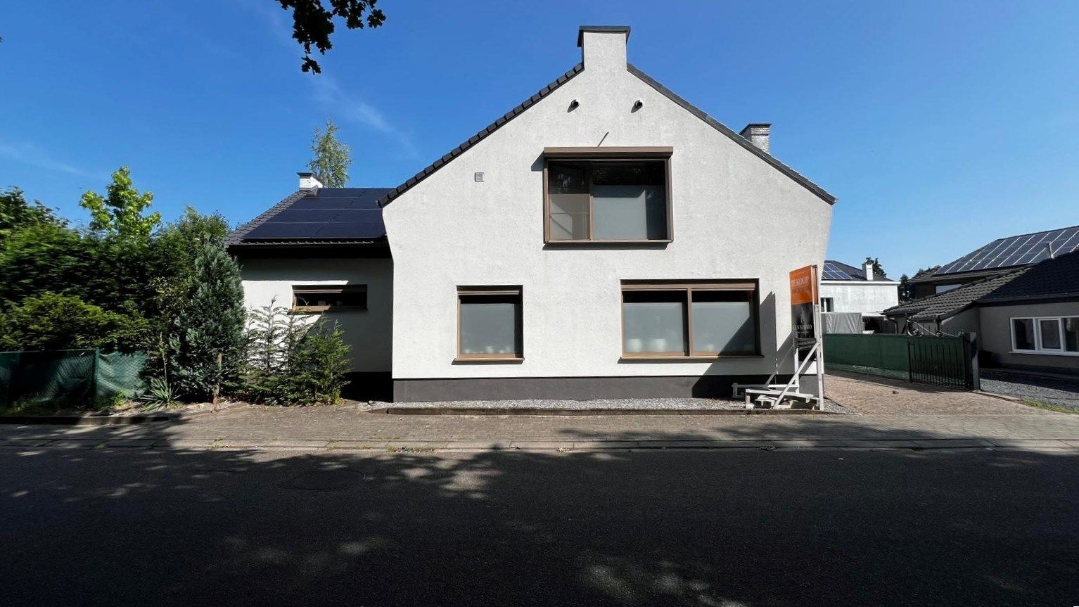 Comfortabele en vernieuwde gezinswoning met landelijke ligging te Eigenbilzen foto 2