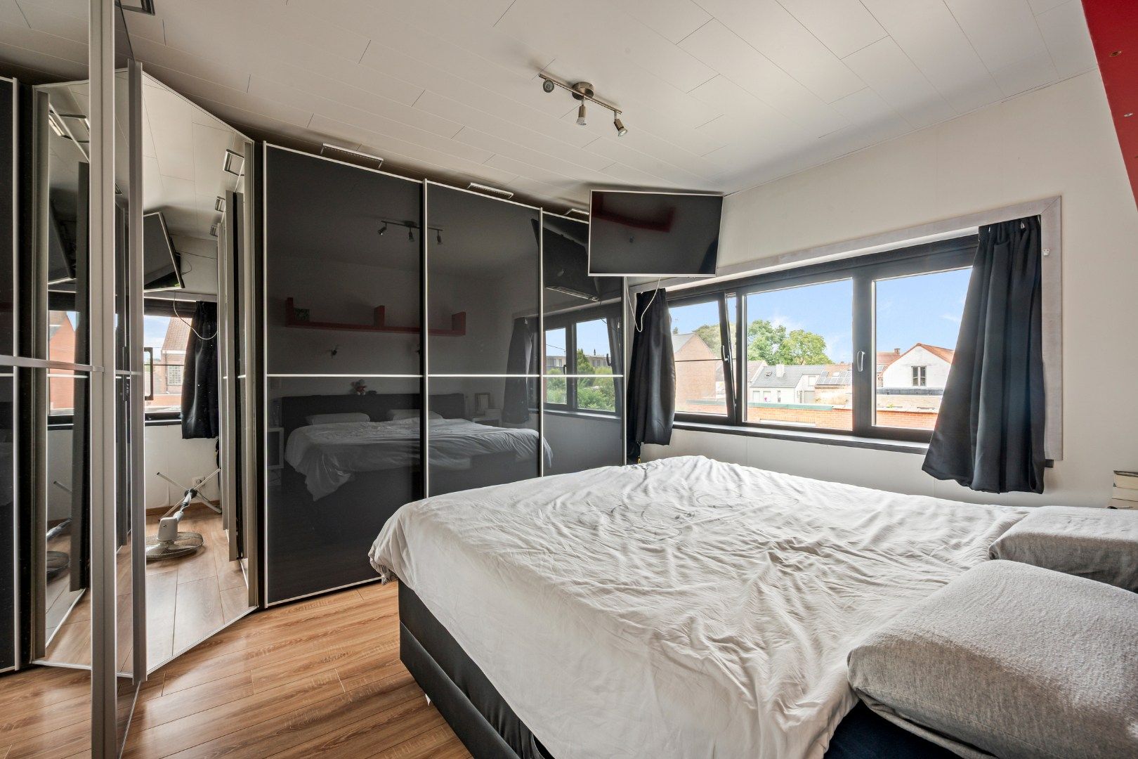 Instapklare, energiezuinige woning (2017) met zuidgerichte tuin en garage – centrum Ieper foto 18