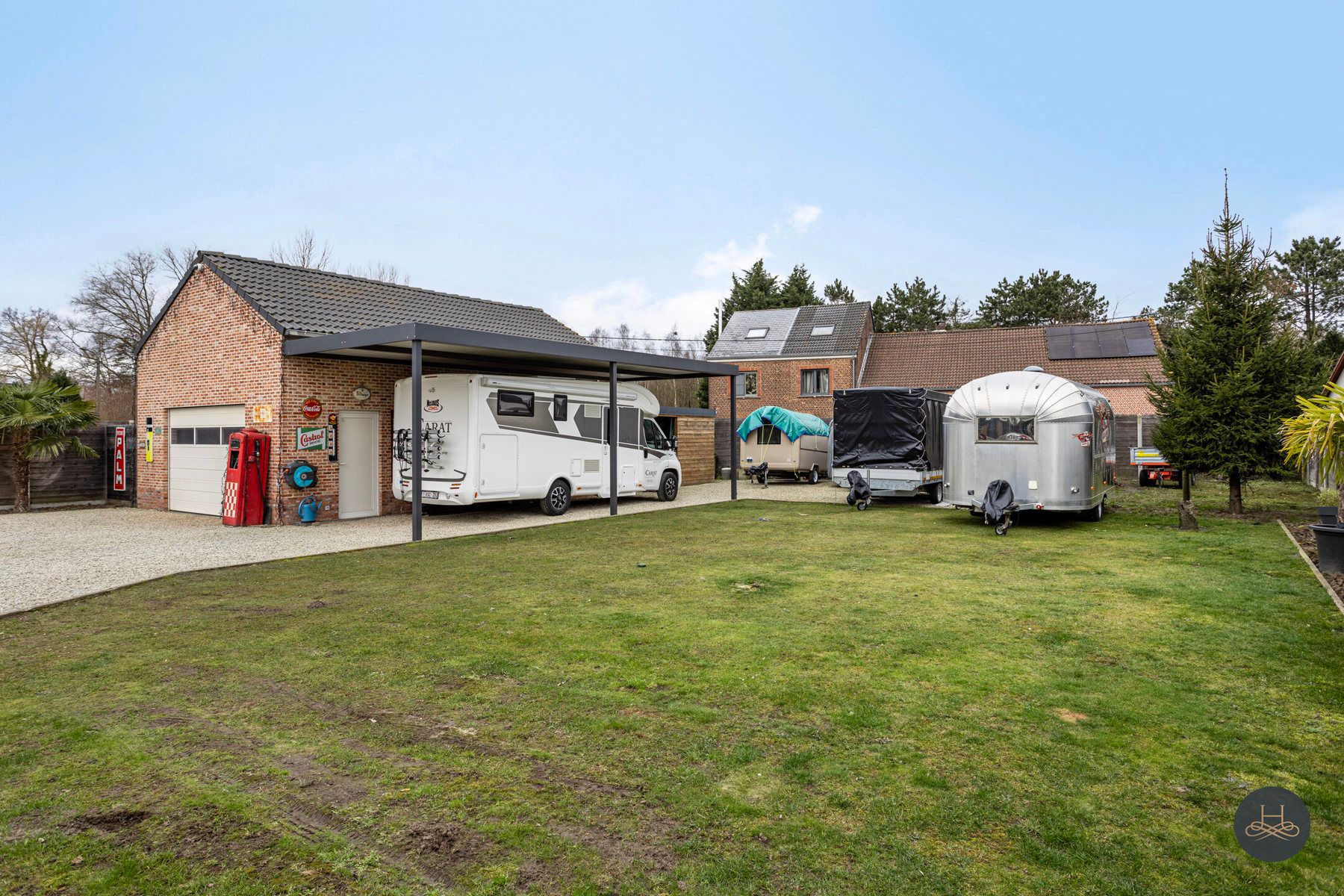 Gerenoveerde woning met grote garage/opslagplaats van +- 90 m2 foto 48