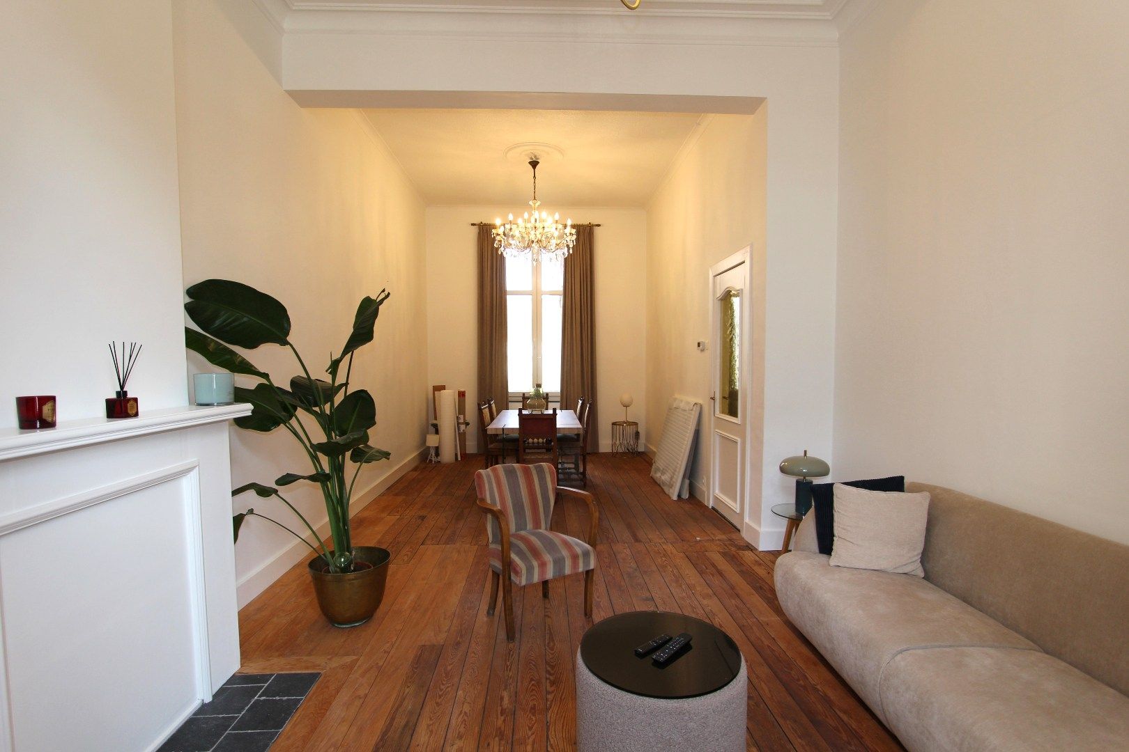 KNAP GERENOVEERDE WONING MET STADSTUIN foto 4