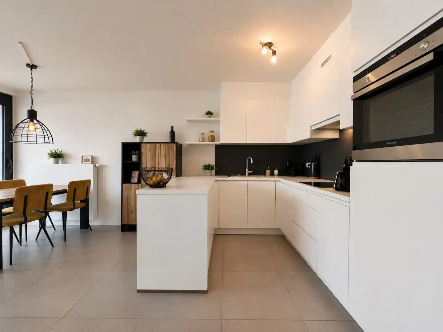 Te huur – Energiezuinig appartement met 2 slaapkamers en terras in Zelzate foto 4