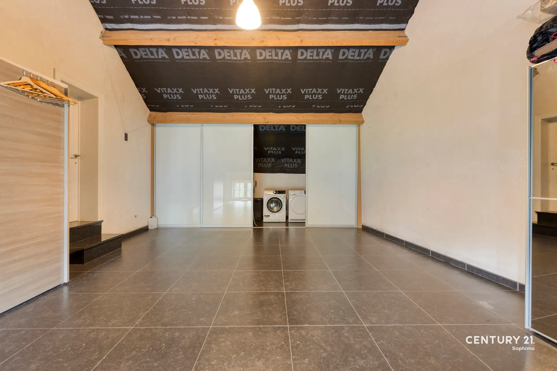 Instapklare woning met vier slaapkamers op perceel van 11a22 foto 23
