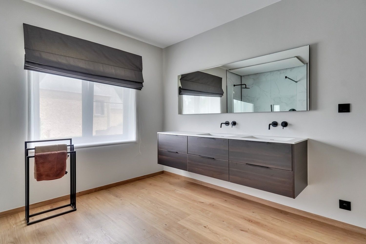 Uitstekend gelegen, gerenoveerde villa op 10a foto 34