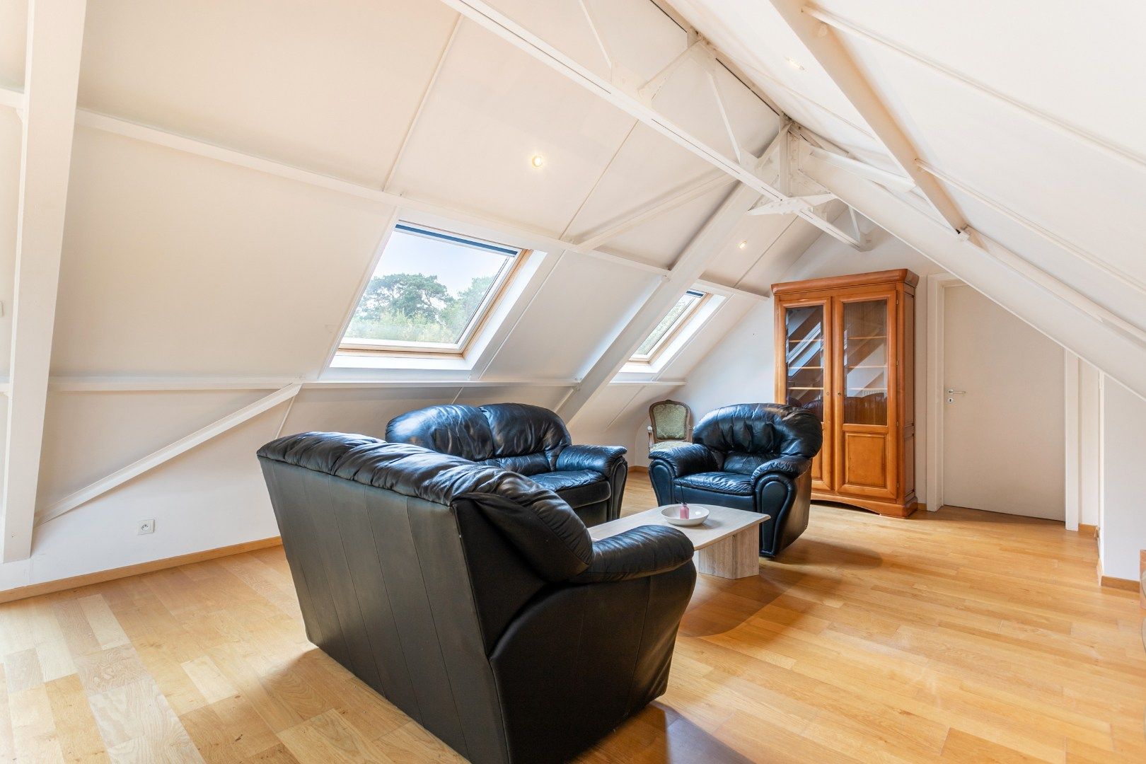 Uniek gelegen 1-slpk-appartement met garage in het Kluisbos foto 2