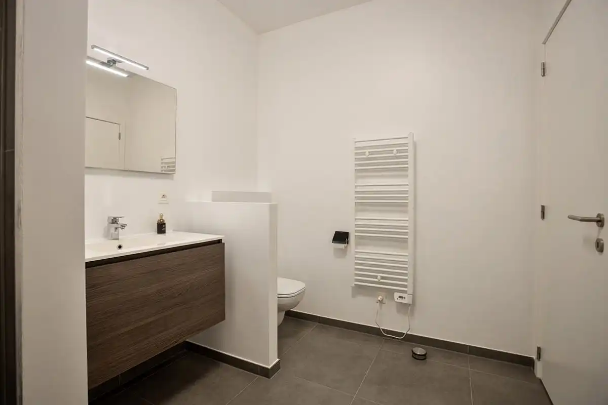 Instapklaar 1-slaapkamer appartement in Quartier Bleu foto 8