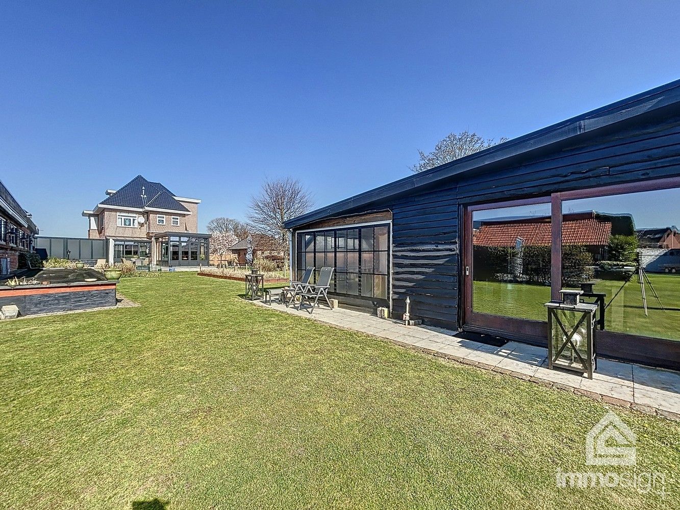 Exclusieve woning voorzien van dubbele garage en bedrijfshal op de Nederlandse grens foto 49