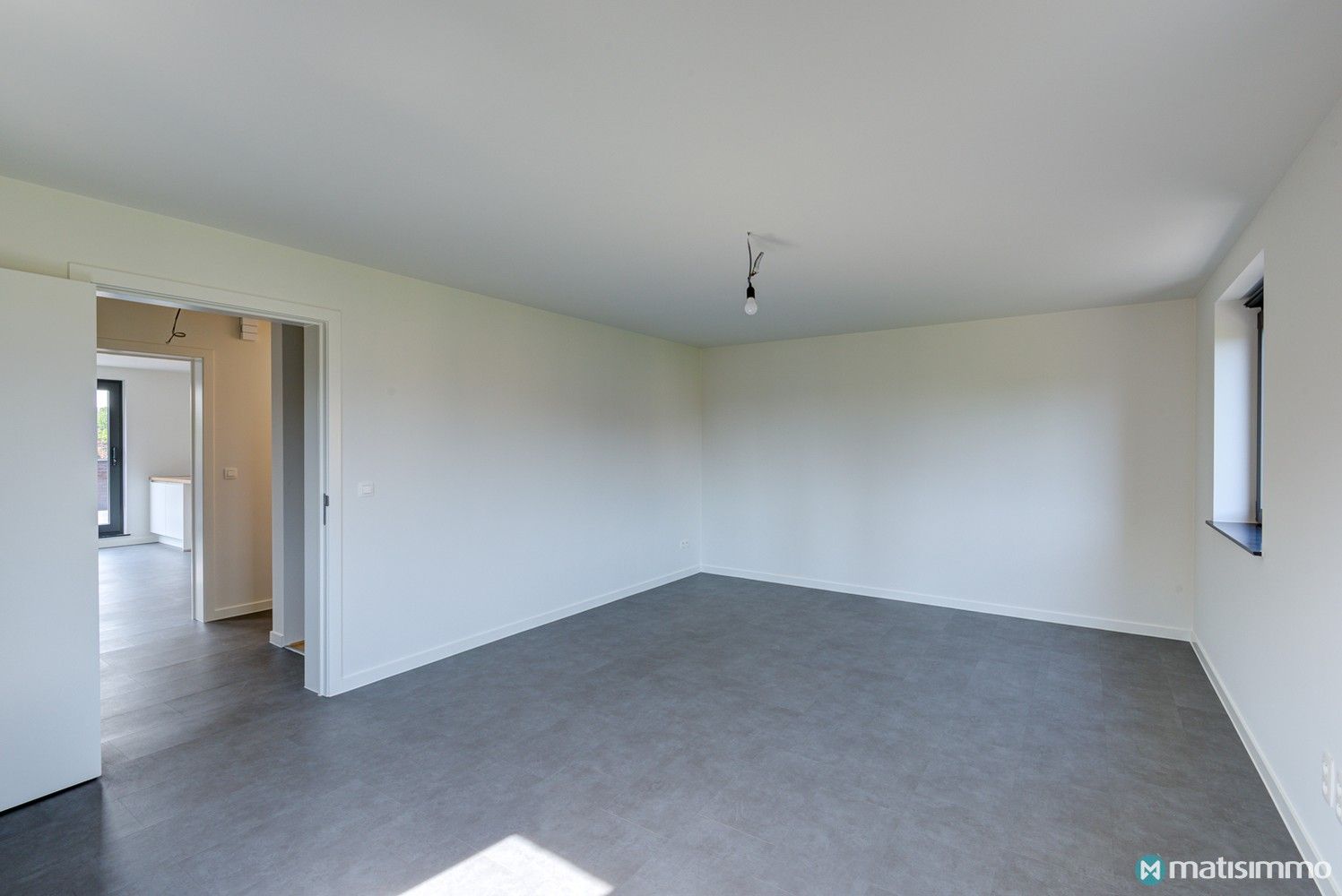 INSTAPKLAAR DUPLEXAPPARTEMENT MET 2 SLAAPKAMERS EN CARPORT IN MOPERTINGEN (BILZEN) foto 10